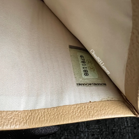 Auth Chanel Vintage Classic CC Logo Beige Flat Card Holder - Excellent - Picture 10 of 13